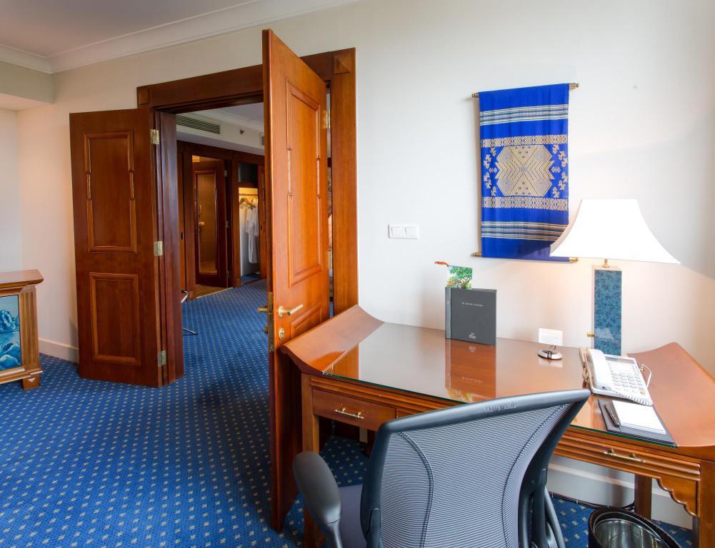 Hilton Hanoi Opera Екстер'єр фото