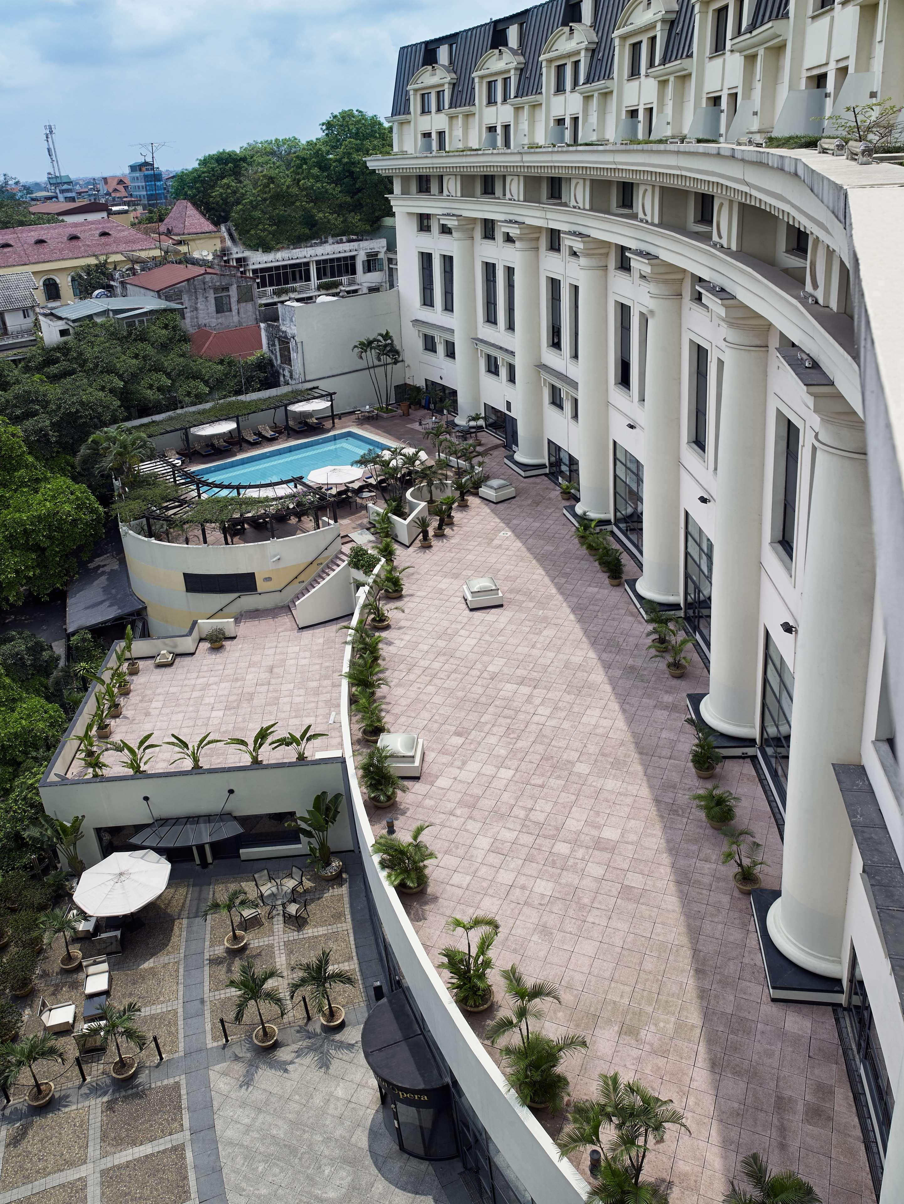 Hilton Hanoi Opera Екстер'єр фото