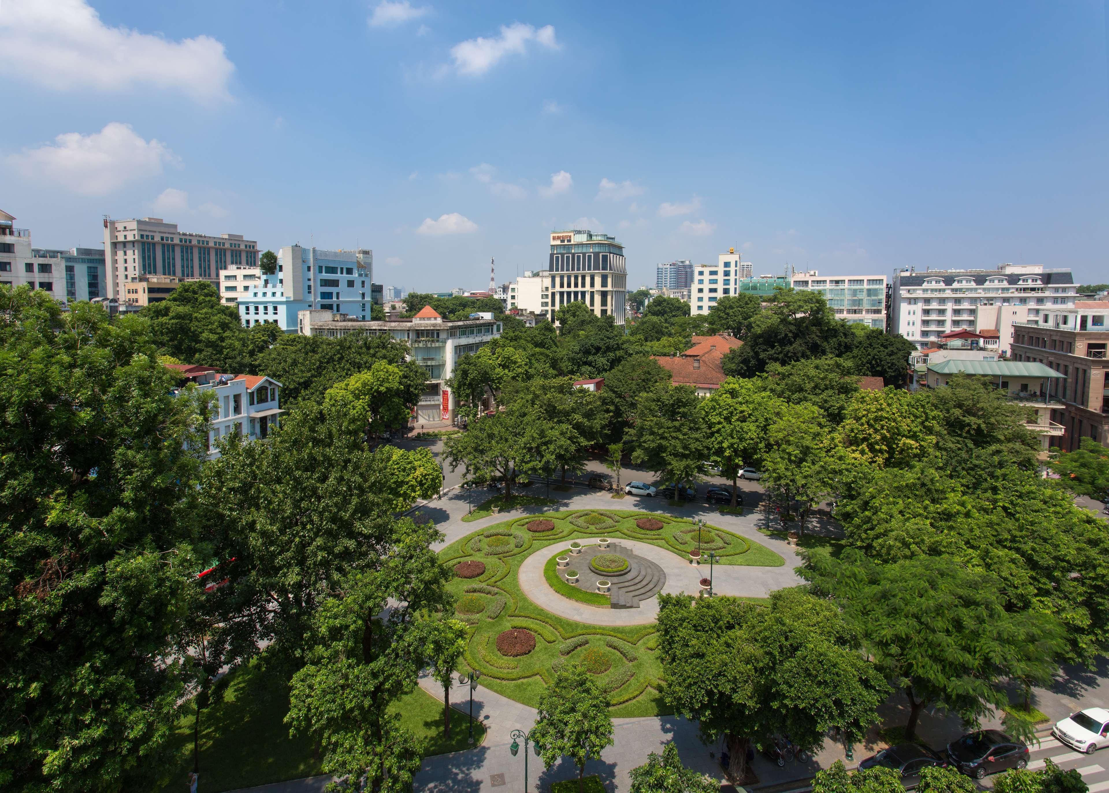 Hilton Hanoi Opera Екстер'єр фото