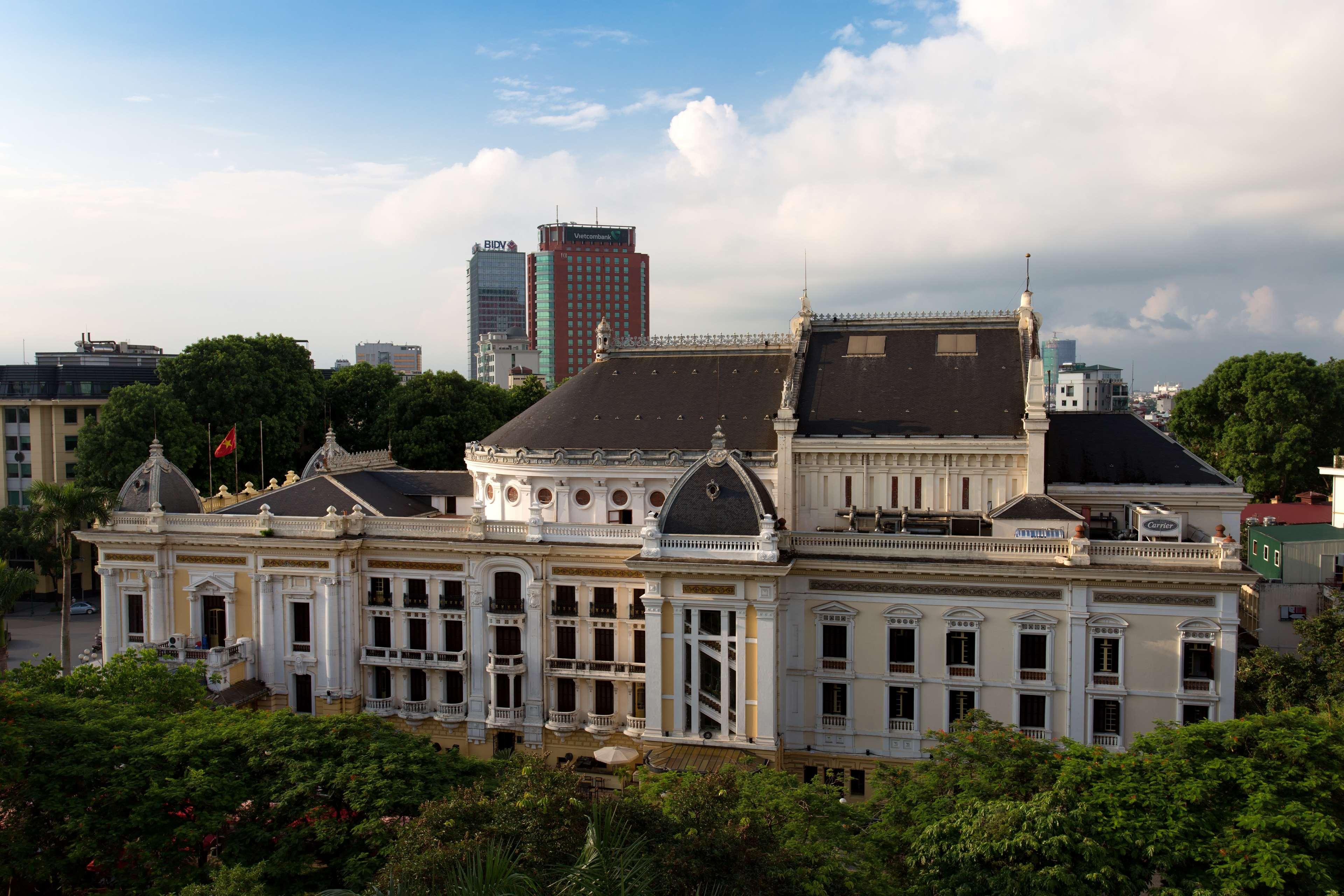 Hilton Hanoi Opera Екстер'єр фото