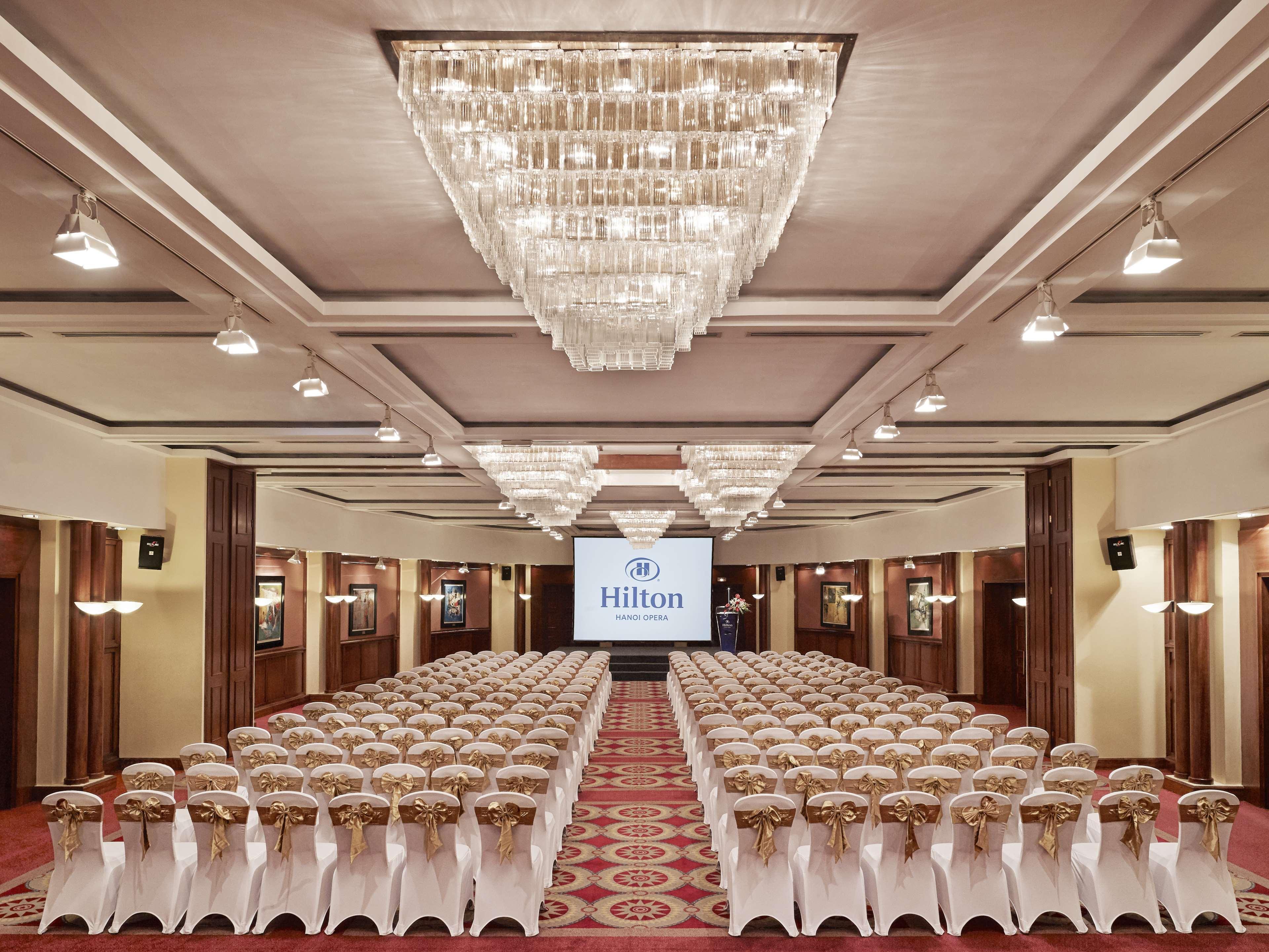Hilton Hanoi Opera Бізнес фото