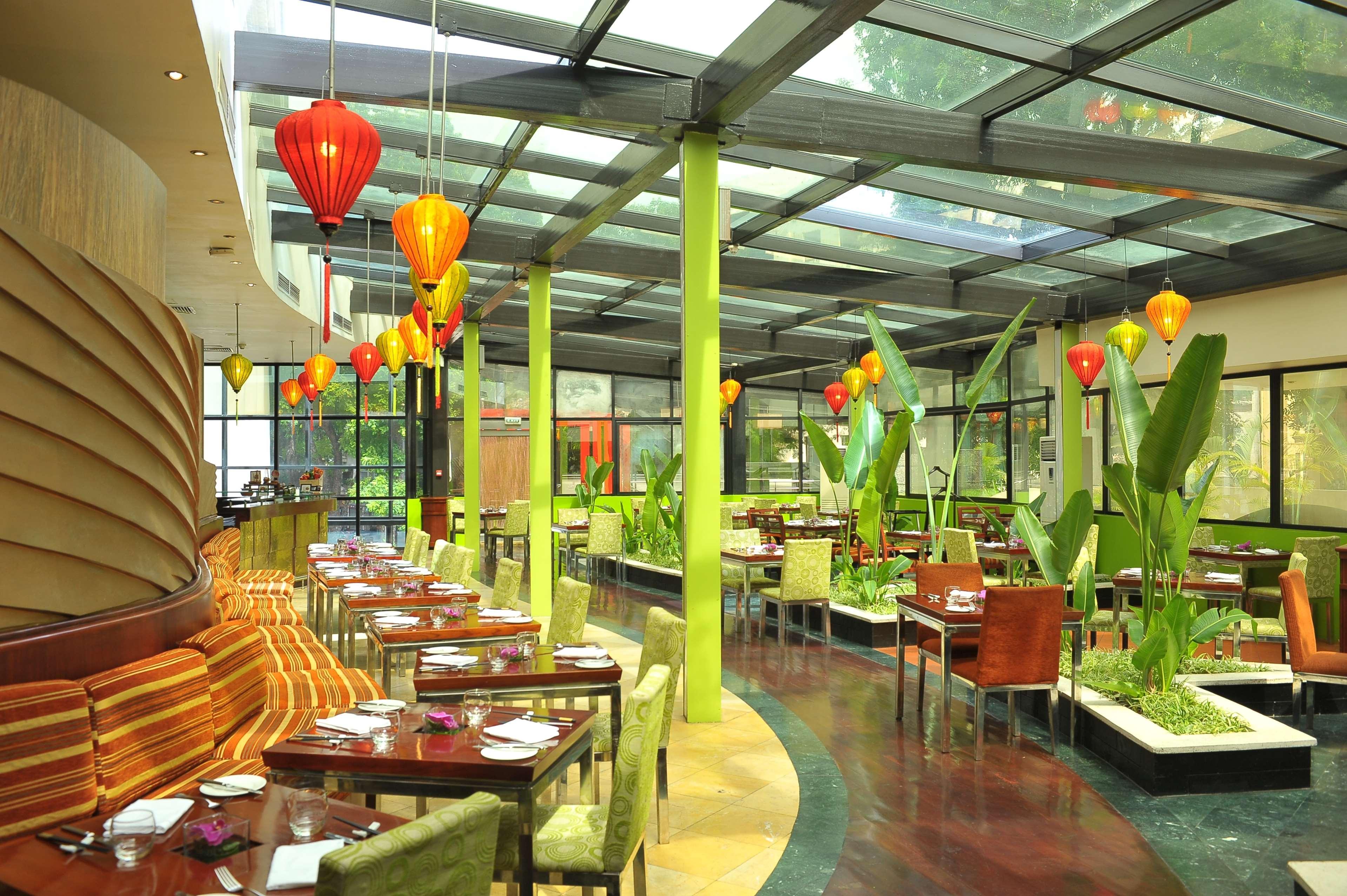 Hilton Hanoi Opera Екстер'єр фото